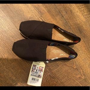 NWT Toms shoes